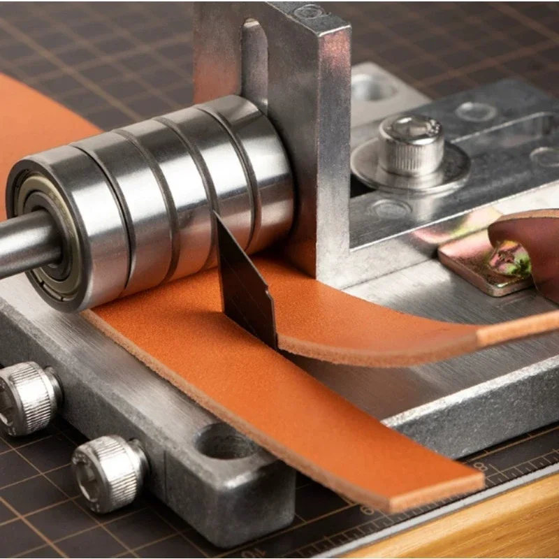 آلة قطع يدوية للمنتجات الجلدية - مراجعة Leatherwork Machine وسعره